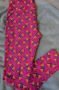 BNWT LULAROE BELLS TALL & CURVY LEGGINGS.